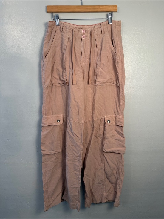 Pilcro Pants - Pilcro Wide-Leg Cargo Pants in Dusty Rose size 6